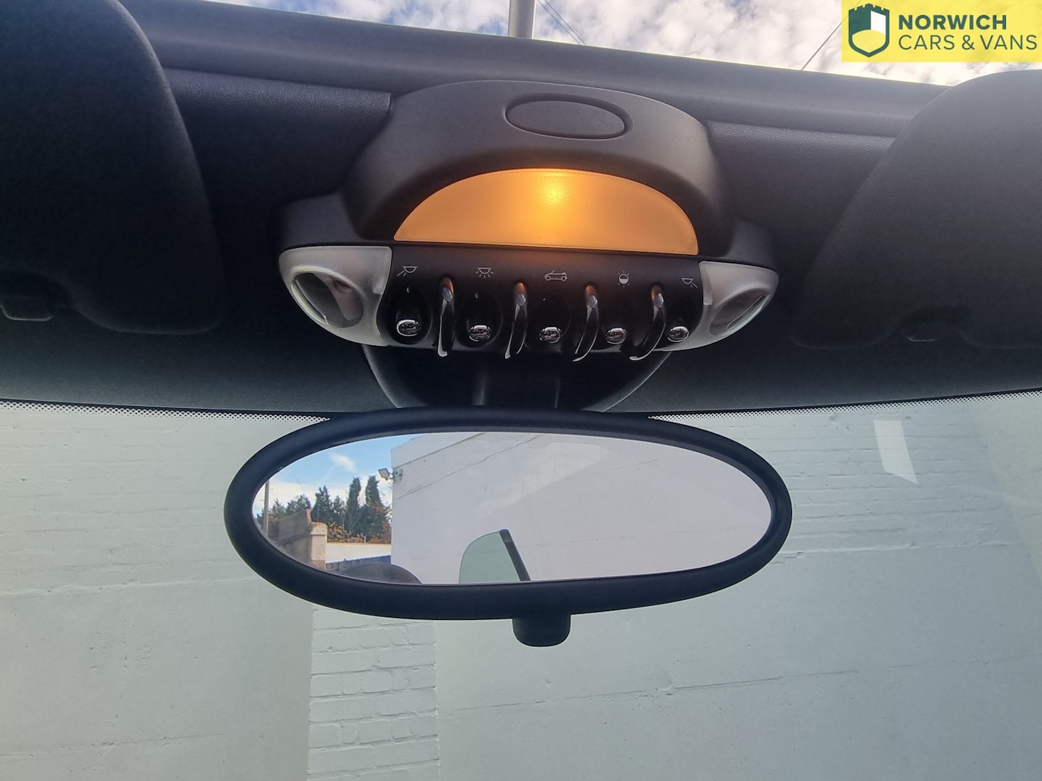 Used MINI Convertible 2011 for sale - 76510955: Photo 37