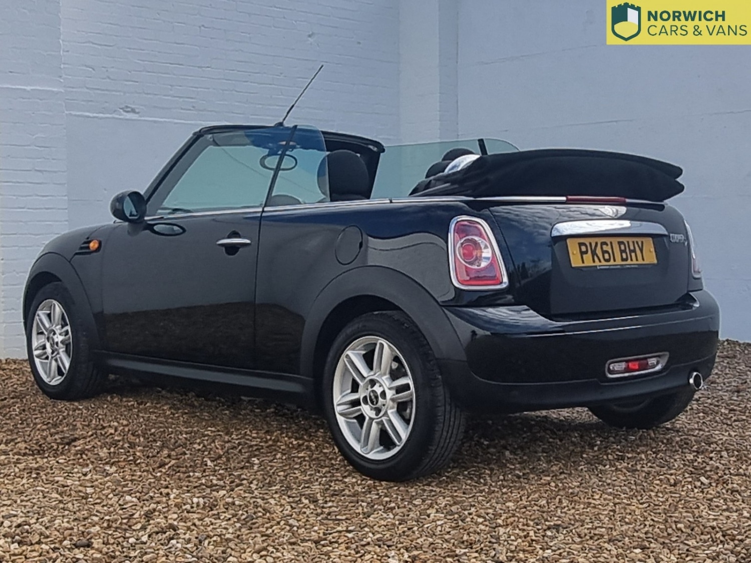 Used MINI Convertible 2011 for sale - 76510955: Photo 4