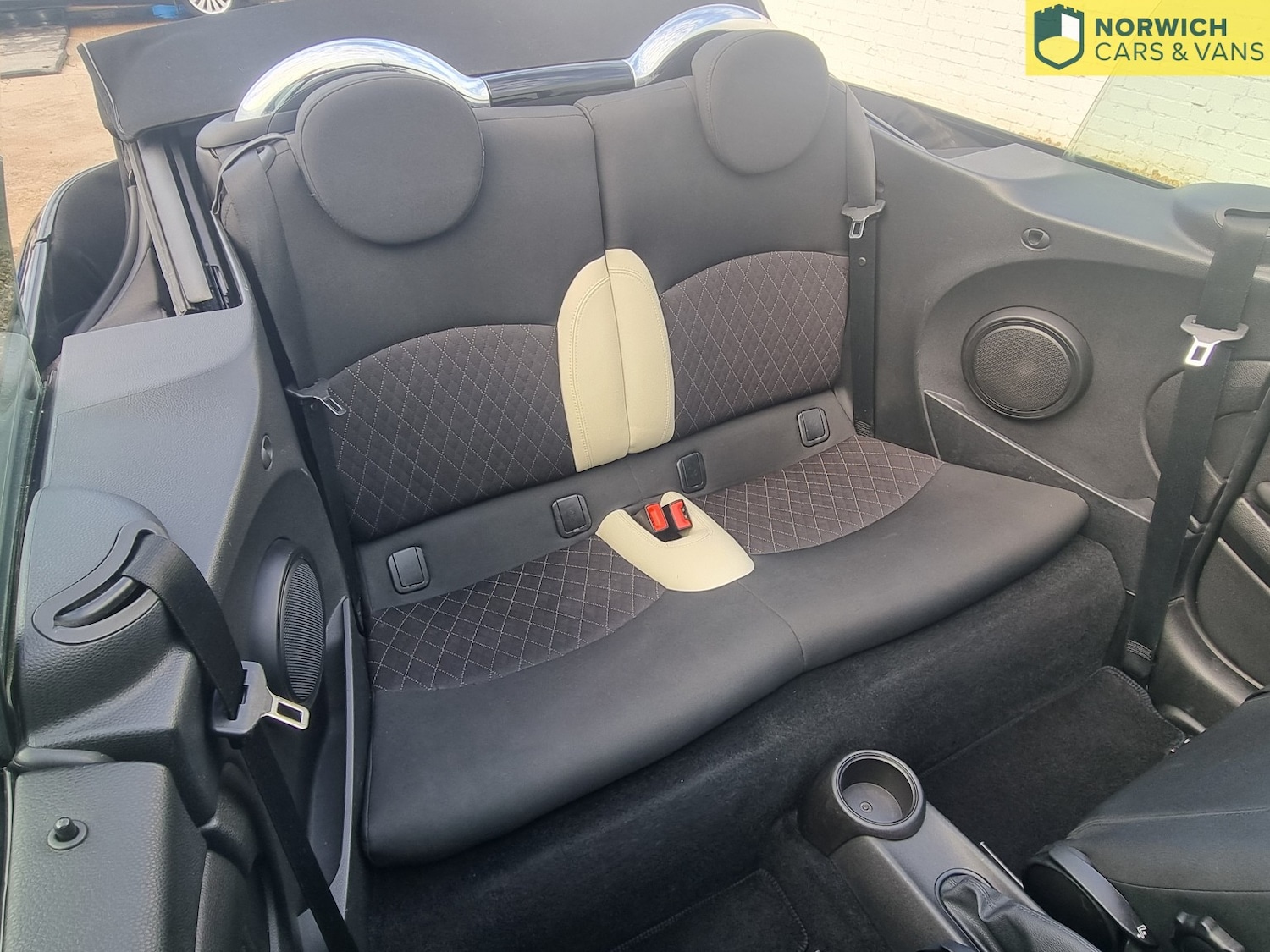 Used MINI Convertible 2011 for sale - 76510955: Photo 41