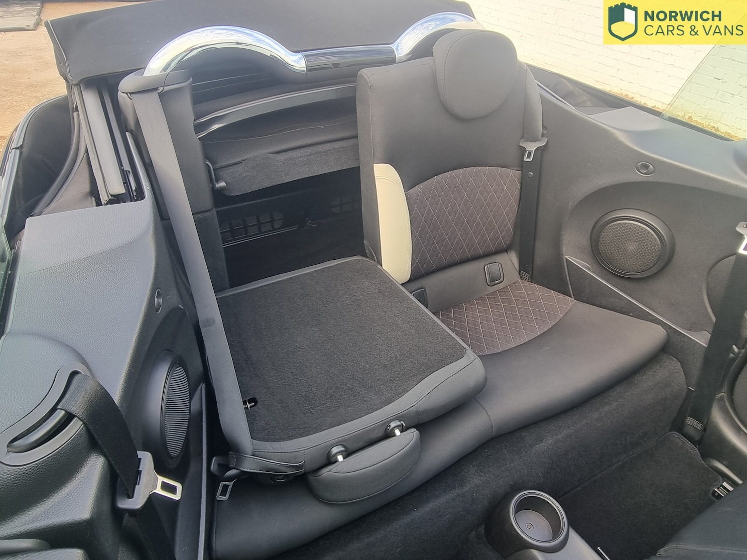 Used MINI Convertible 2011 for sale - 76510955: Photo 42