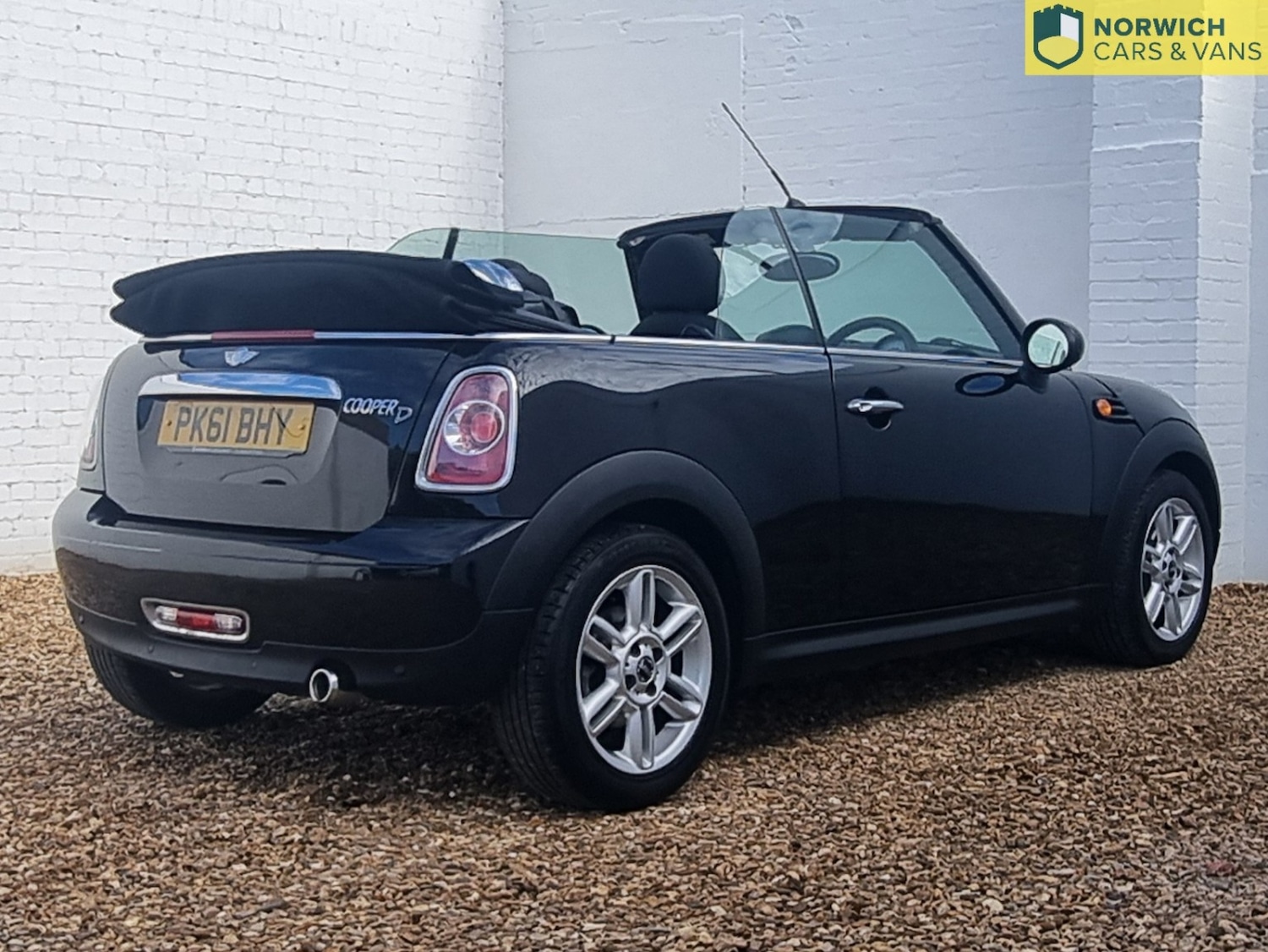 Used MINI Convertible 2011 for sale - 76510955: Photo 5
