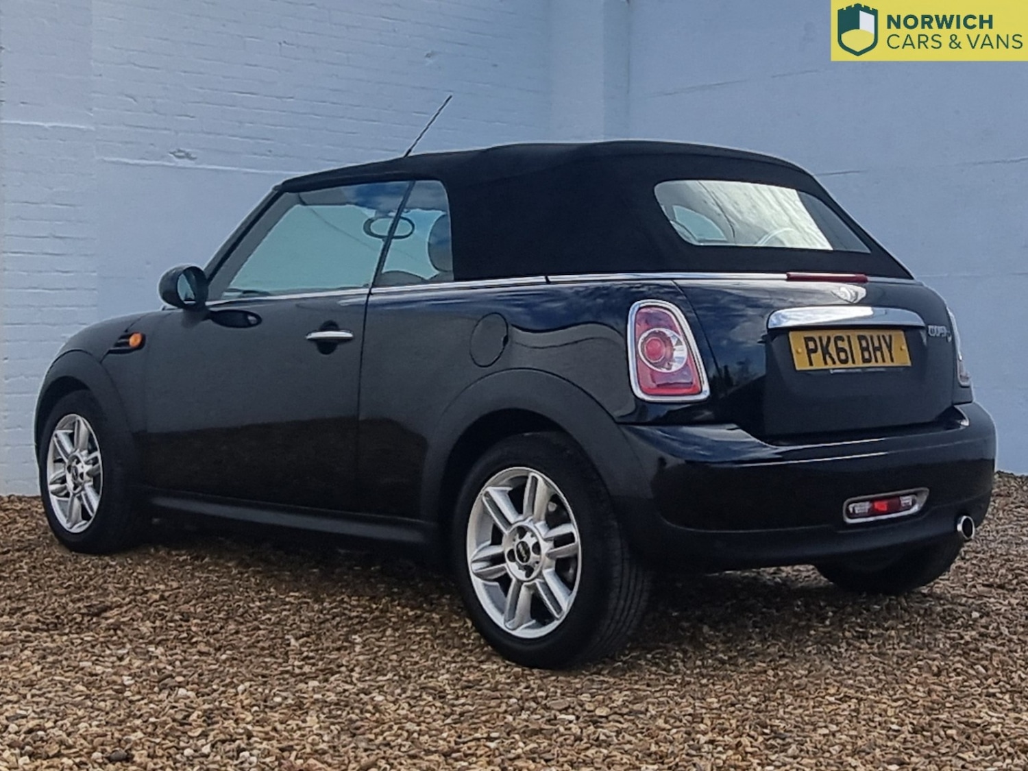 Used MINI Convertible 2011 for sale - 76510955: Photo 8