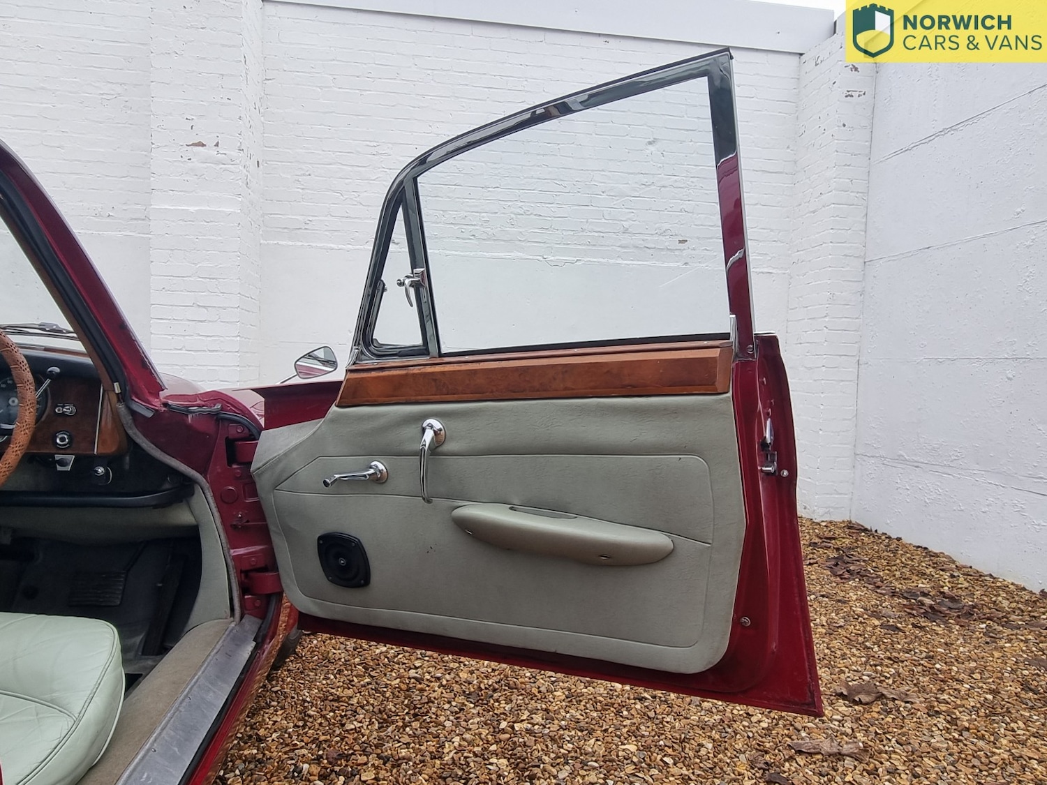 Used Jaguar 420 1970 for sale - 77251182: Photo 11