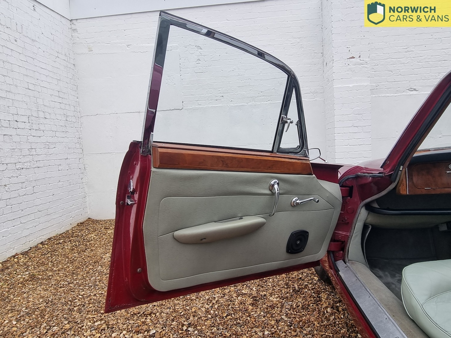 Used Jaguar 420 1970 for sale - 77251182: Photo 23