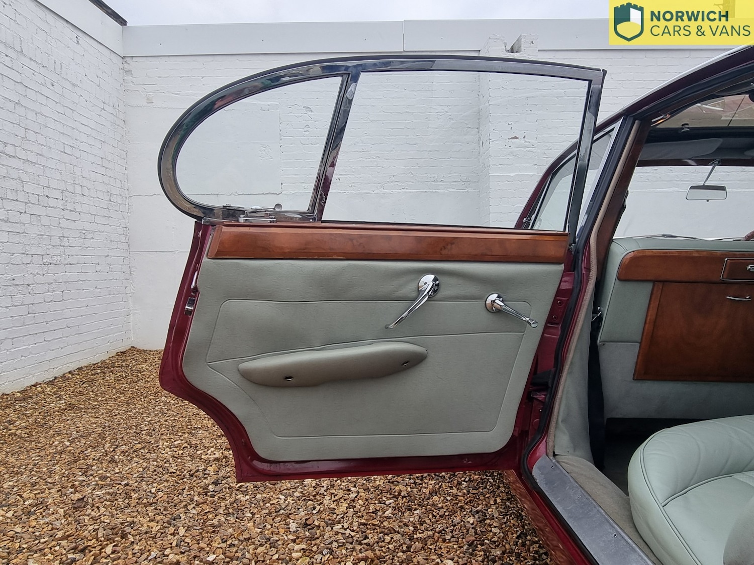 Used Jaguar 420 1970 for sale - 77251182: Photo 25