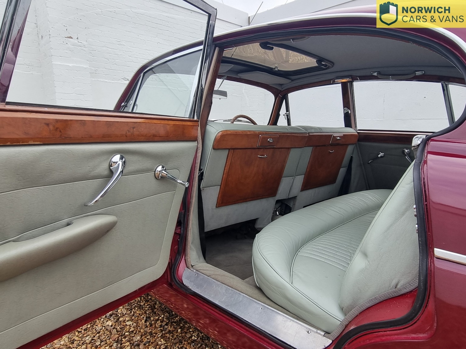 Used Jaguar 420 1970 for sale - 77251182: Photo 26