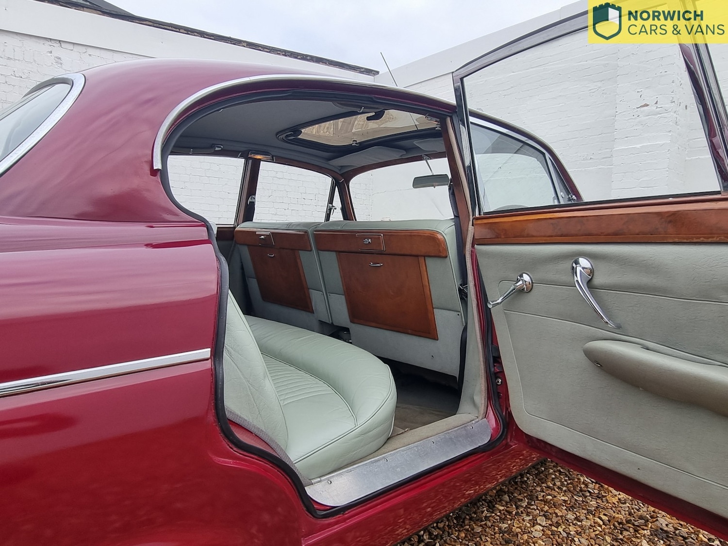 Used Jaguar 420 1970 for sale - 77251182: Photo 31