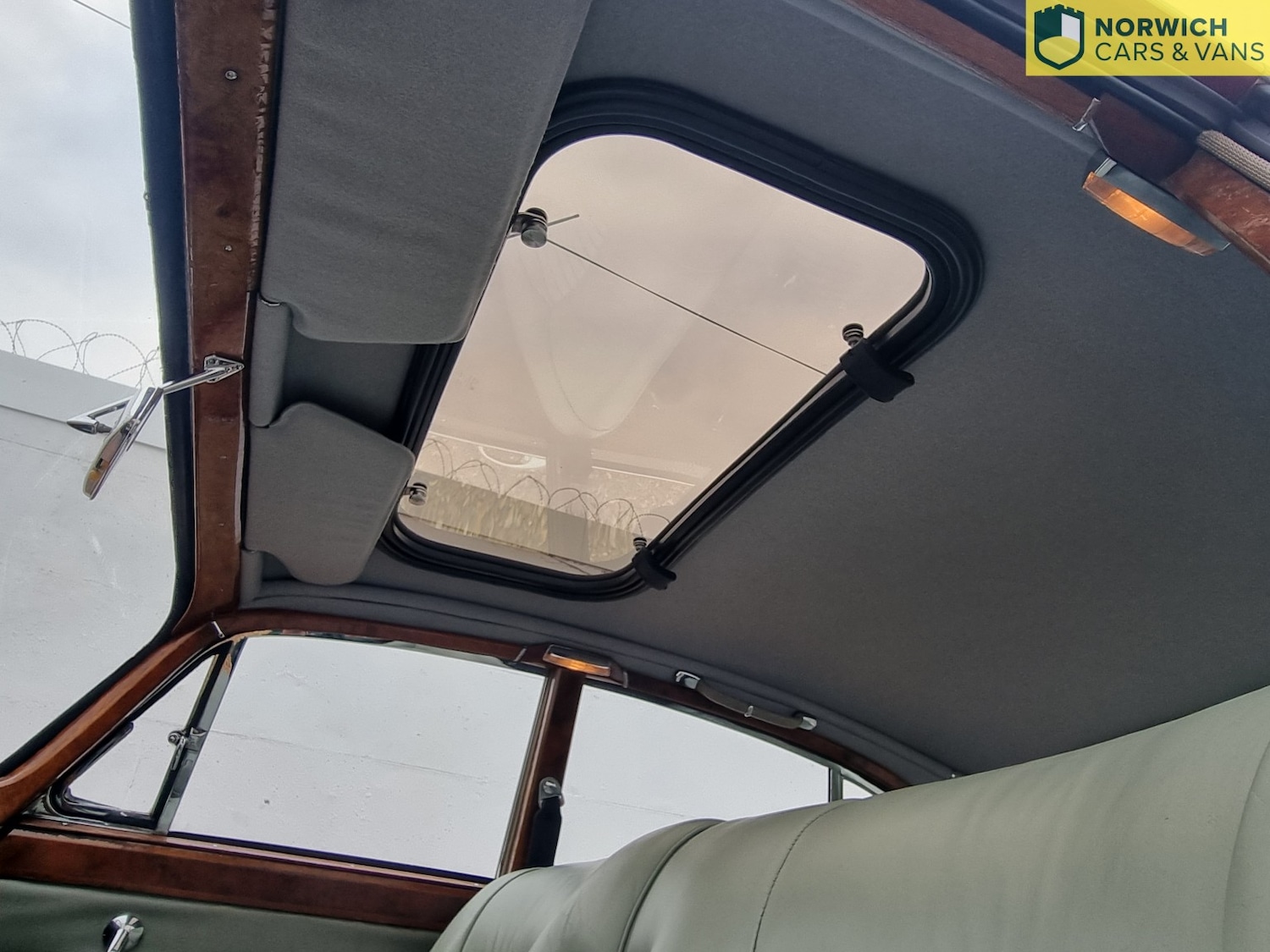 Used Jaguar 420 1970 for sale - 77251182: Photo 42