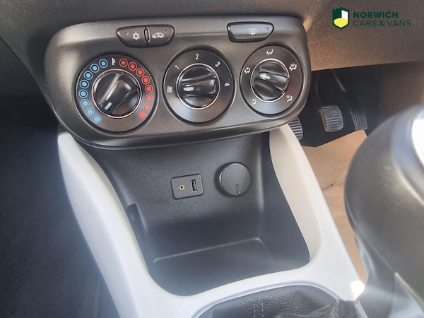 Used Vauxhall ADAM 2015 for sale - 76011311: Photo 32