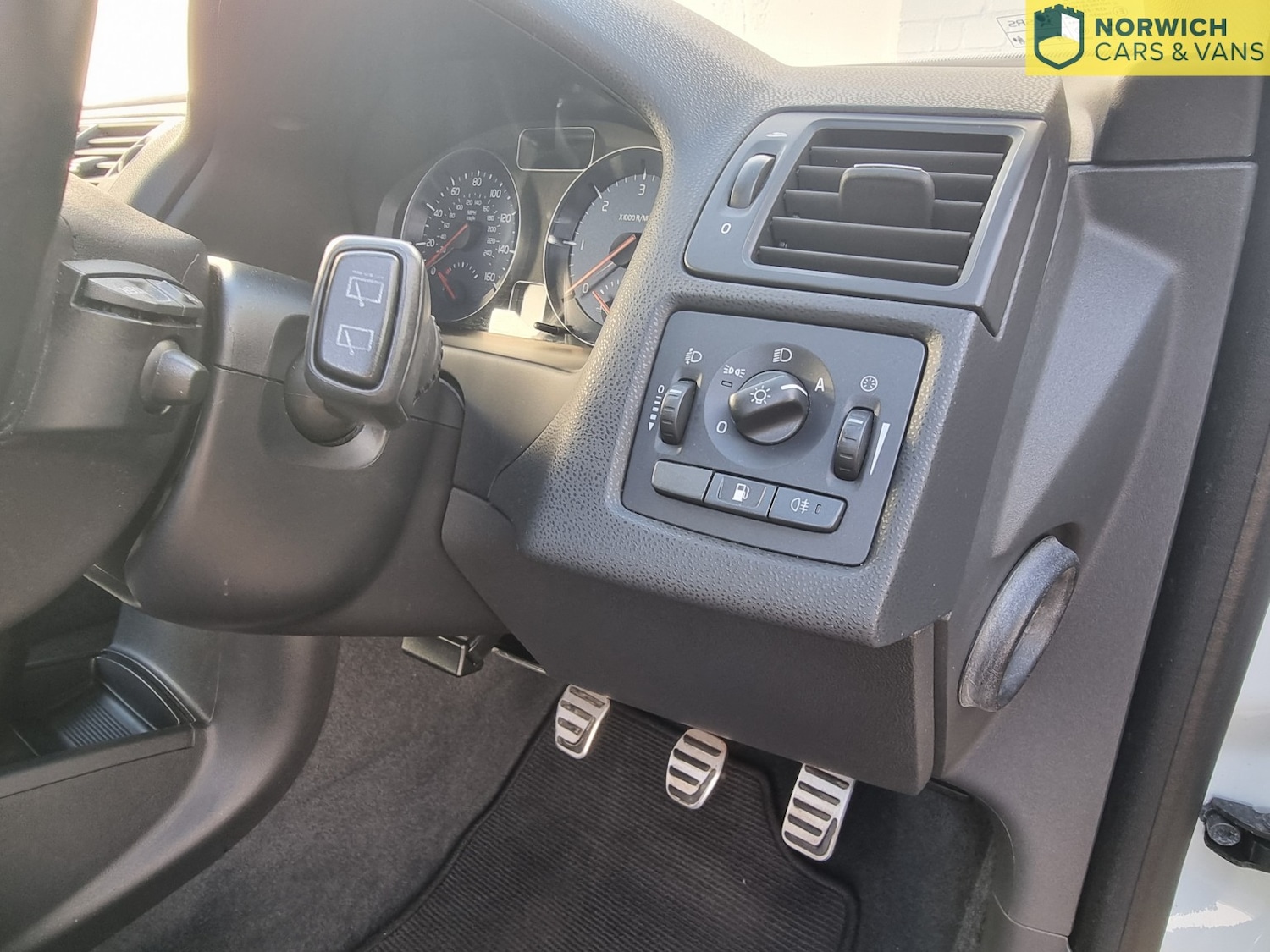 Used Volvo C30 2013 for sale - 76951132: Photo 28