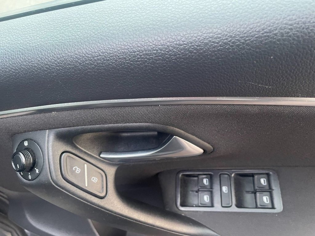 Used Volkswagen Polo 2015 for sale - 77212517: Photo 15