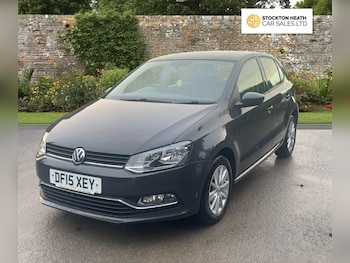 Used Volkswagen Polo 2015 for sale - 77212517: Photo