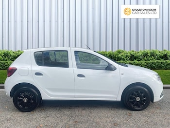 Used Dacia Sandero 2019 for sale - 76617264: Photo