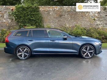 Used Volvo V60 2022 for sale - 77227251: Photo