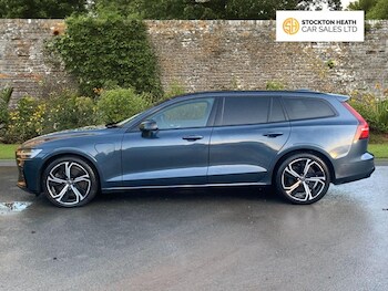 Used Volvo V60 2022 for sale - 77227251: Photo