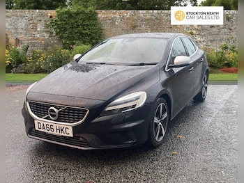 Used Volvo V40 2016 for sale - 76820760: Photo