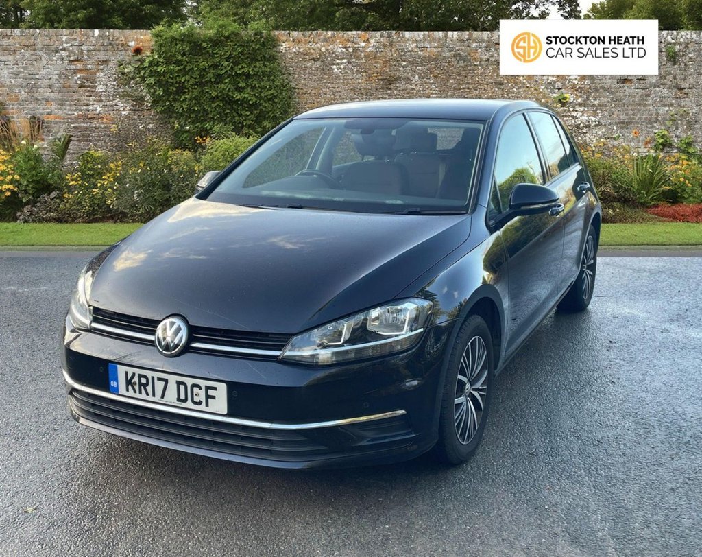 Used Volkswagen Golf 2017 for sale - 77111212: Photo 2