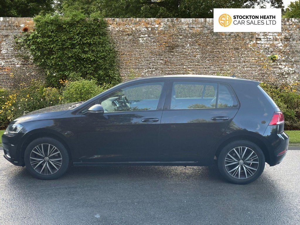 Used Volkswagen Golf 2017 for sale - 77111212: Photo 4