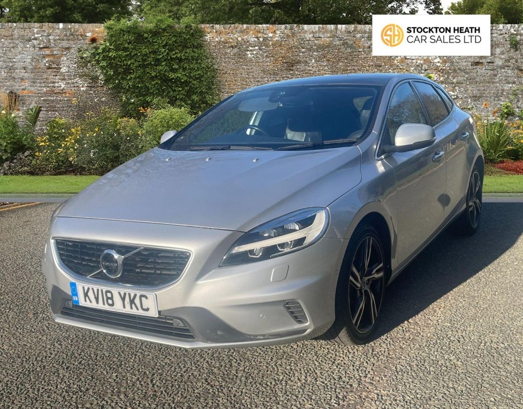 Used Volvo V40 2018 for sale - 76632161: Photo 2