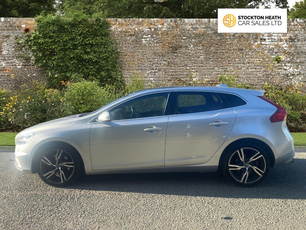 Used Volvo V40 2018 for sale - 76632161: Photo 4