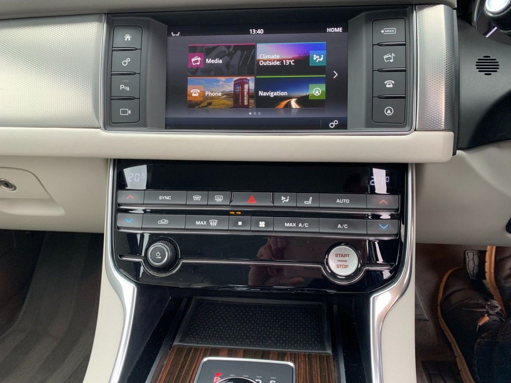 Used Jaguar XF 2018 for sale - 76617286: Photo 14