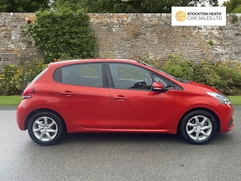 Used Peugeot 208 2015 for sale - 76821151: Photo