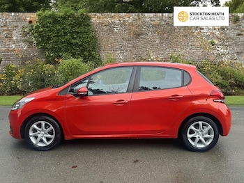 Used Peugeot 208 2015 for sale - 76821151: Photo