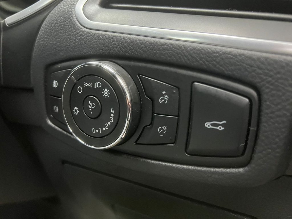 Used Ford S-Max 2016 for sale - 77904993: Photo 2