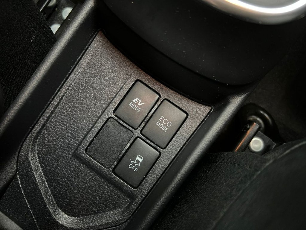 Used Toyota Yaris 2019 for sale - 77575887: Photo 31