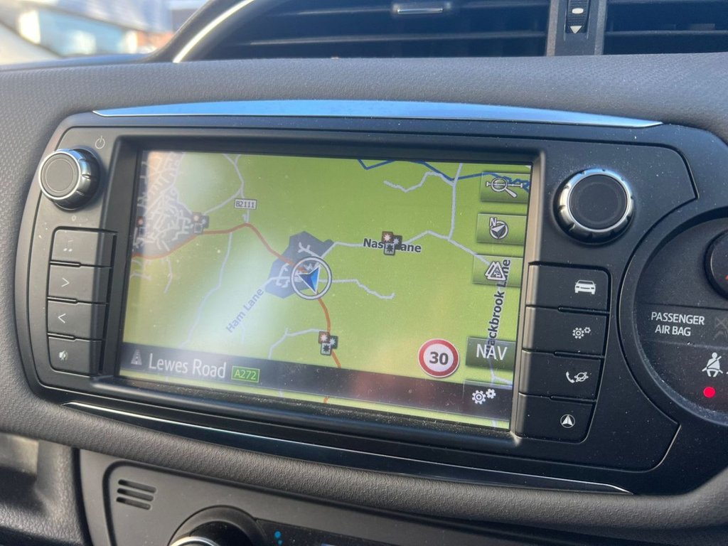 Used Toyota Yaris 2015 for sale - 78110239: Photo 15