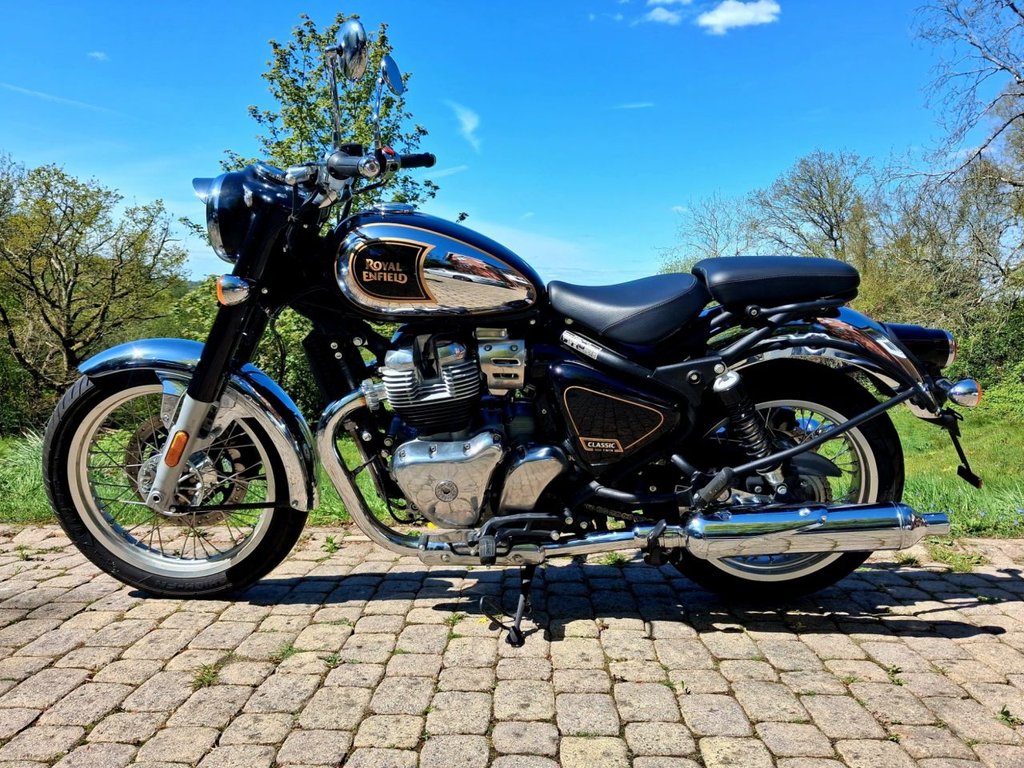 Used Royal Enfield CLASSIC 2025 for sale - 78363680: Photo 2