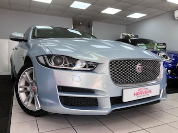 Used Jaguar XE 2015 for sale - 79265316: Photo