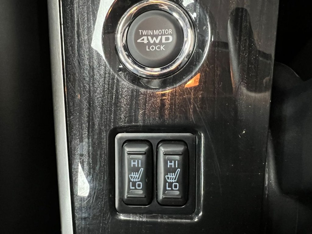 Used Mitsubishi Outlander 2015 for sale - 77600209: Photo 28