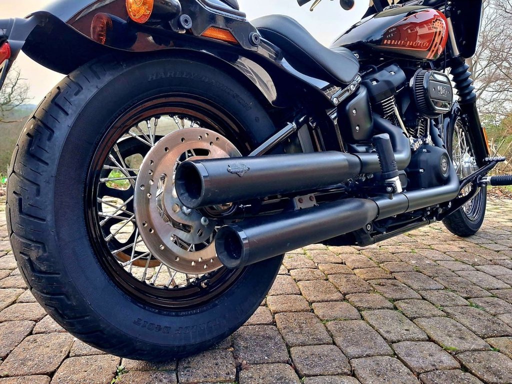 Harley-Davidson SOFTAIL STREET BOB