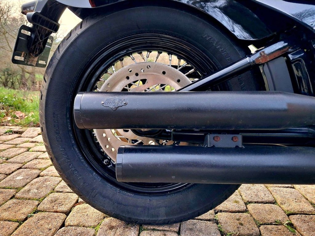 Harley-Davidson SOFTAIL STREET BOB