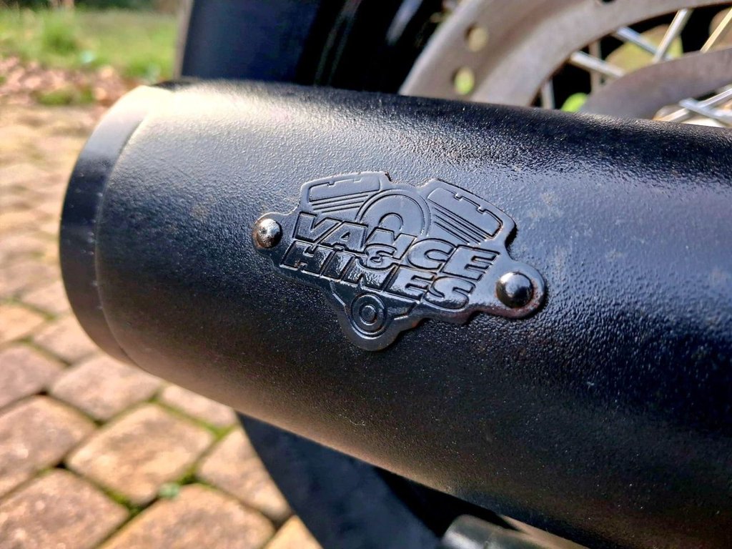 Harley-Davidson SOFTAIL STREET BOB