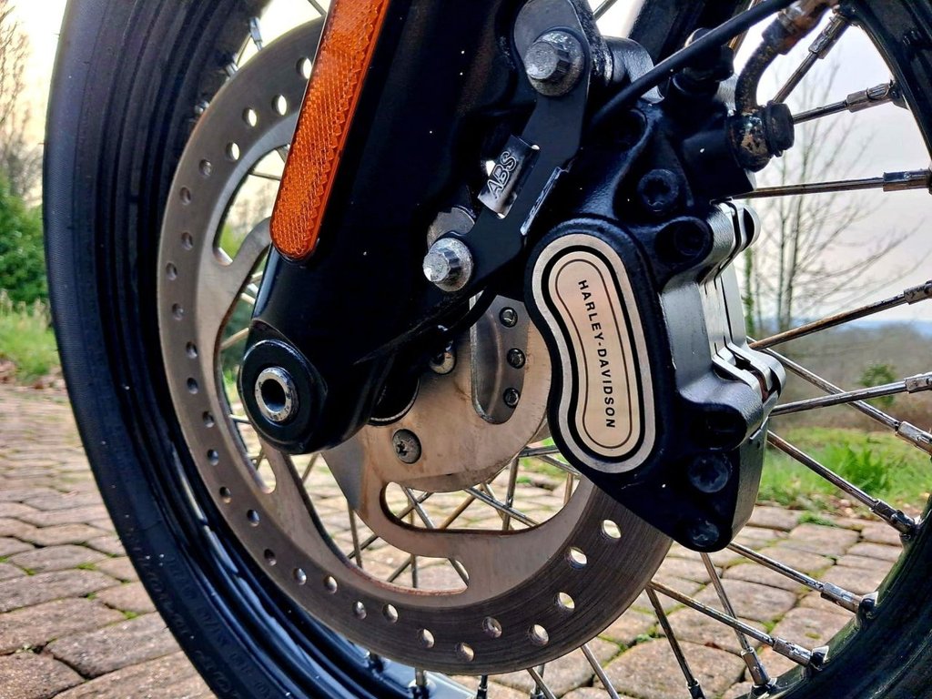 Harley-Davidson SOFTAIL STREET BOB