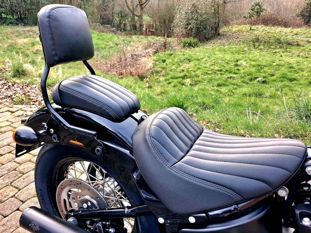 Harley-Davidson SOFTAIL STREET BOB