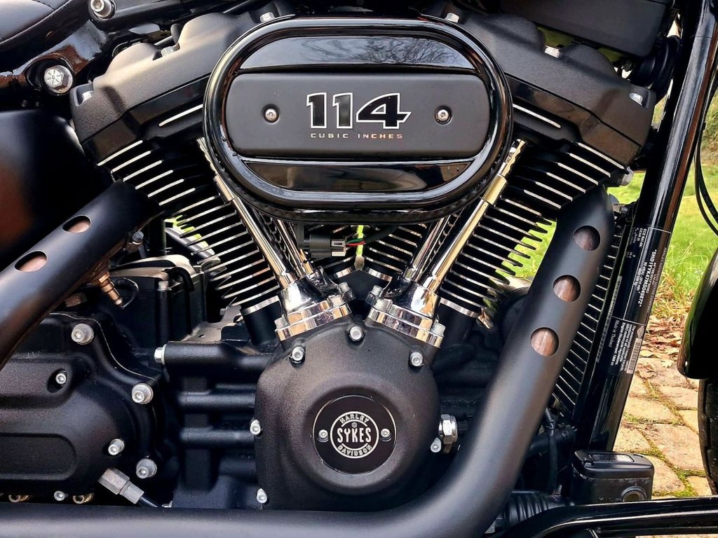 Harley-Davidson SOFTAIL STREET BOB