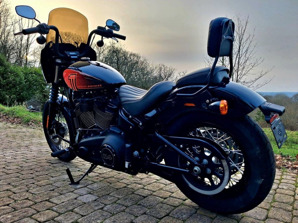 Harley-Davidson SOFTAIL STREET BOB