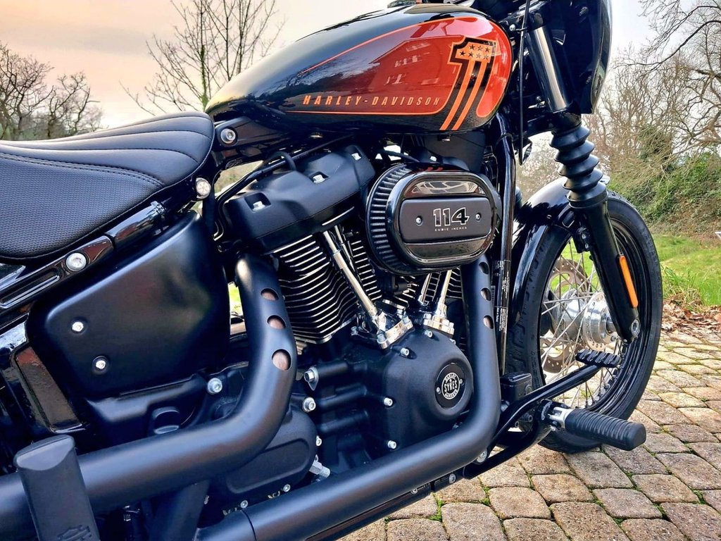 Harley-Davidson SOFTAIL STREET BOB