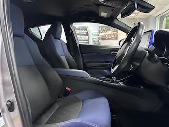 Used Toyota C-HR 2017 for sale - 78002323: Photo