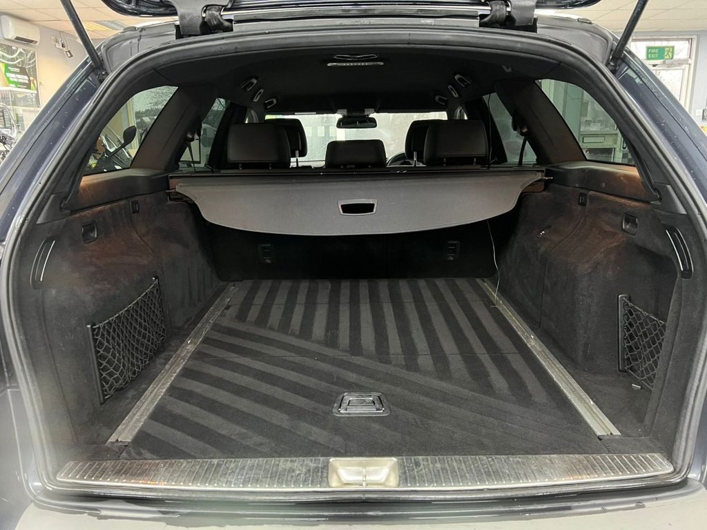 Used Mercedes-Benz E Class 2013 for sale - 77692634: Photo 17