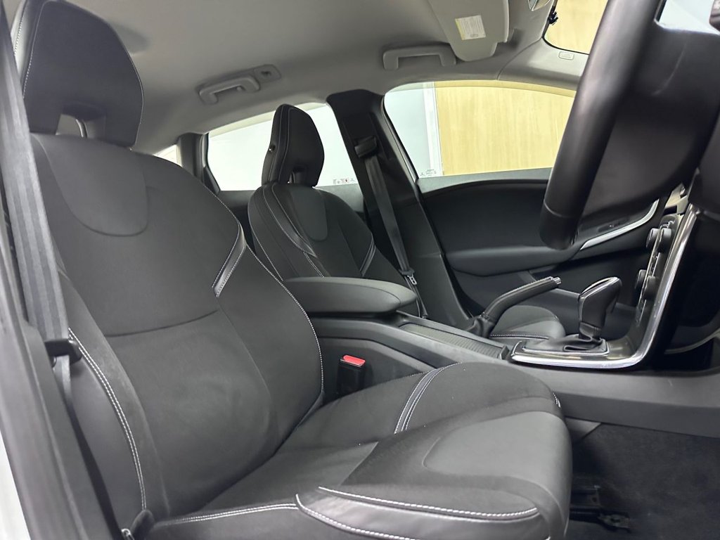 Used Volvo V40 2014 for sale - 77575877: Photo 12