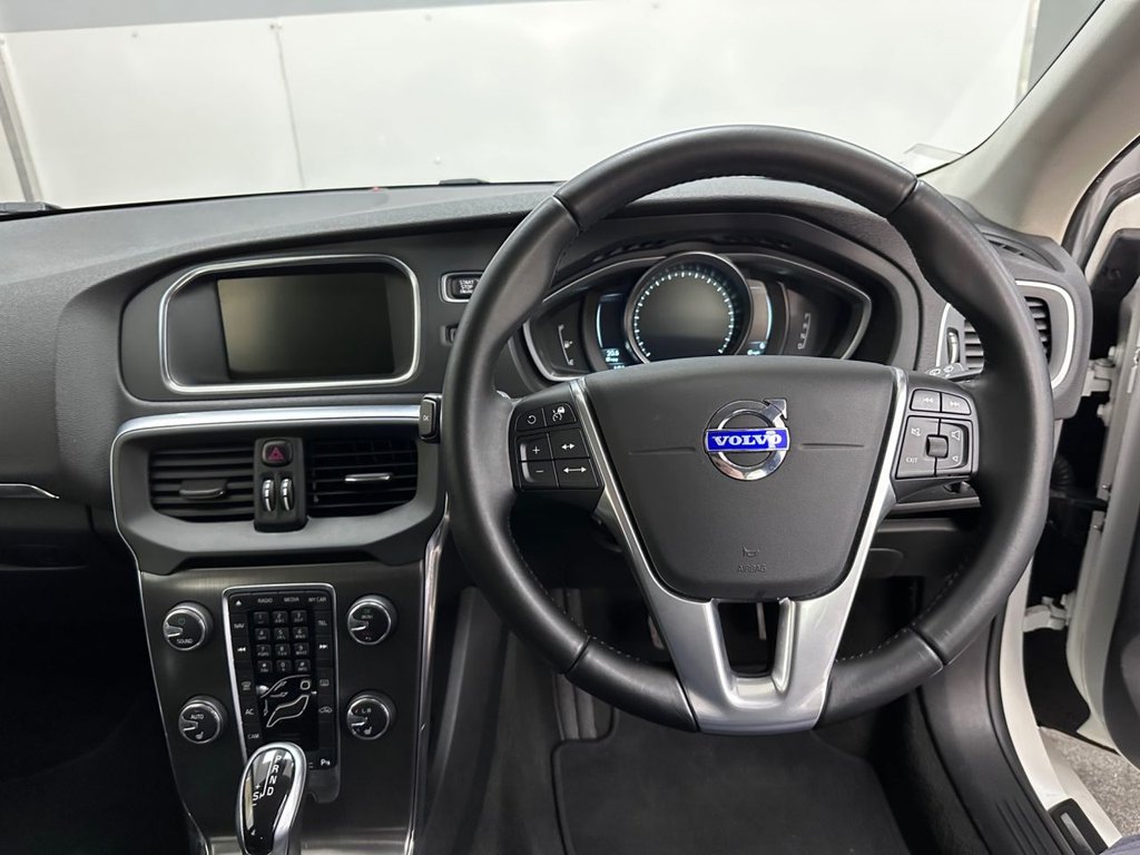 Used Volvo V40 2014 for sale - 77575877: Photo 19