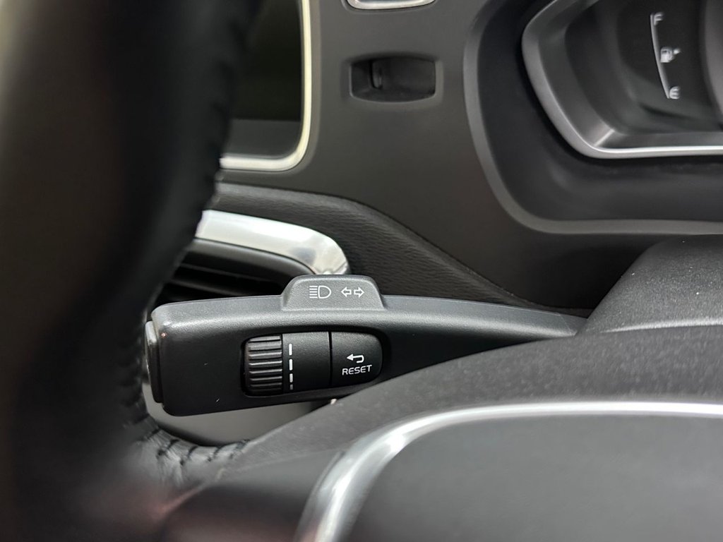 Used Volvo V40 2014 for sale - 77575877: Photo 23