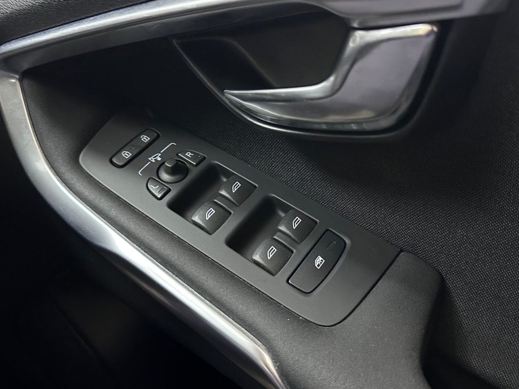 Used Volvo V40 2014 for sale - 77575877: Photo 26