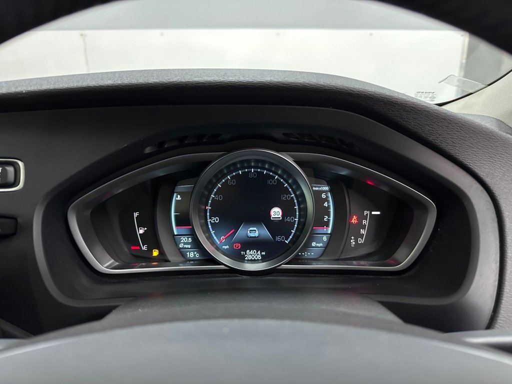 Used Volvo V40 2014 for sale - 77575877: Photo 32