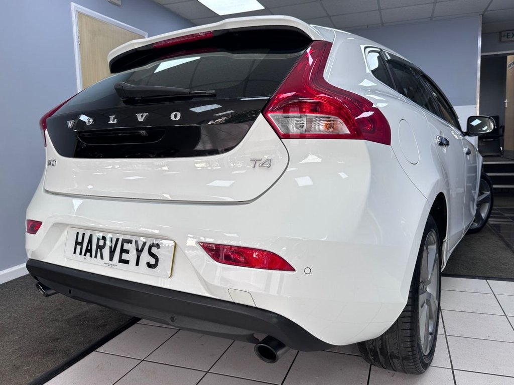 Used Volvo V40 2014 for sale - 77575877: Photo 9