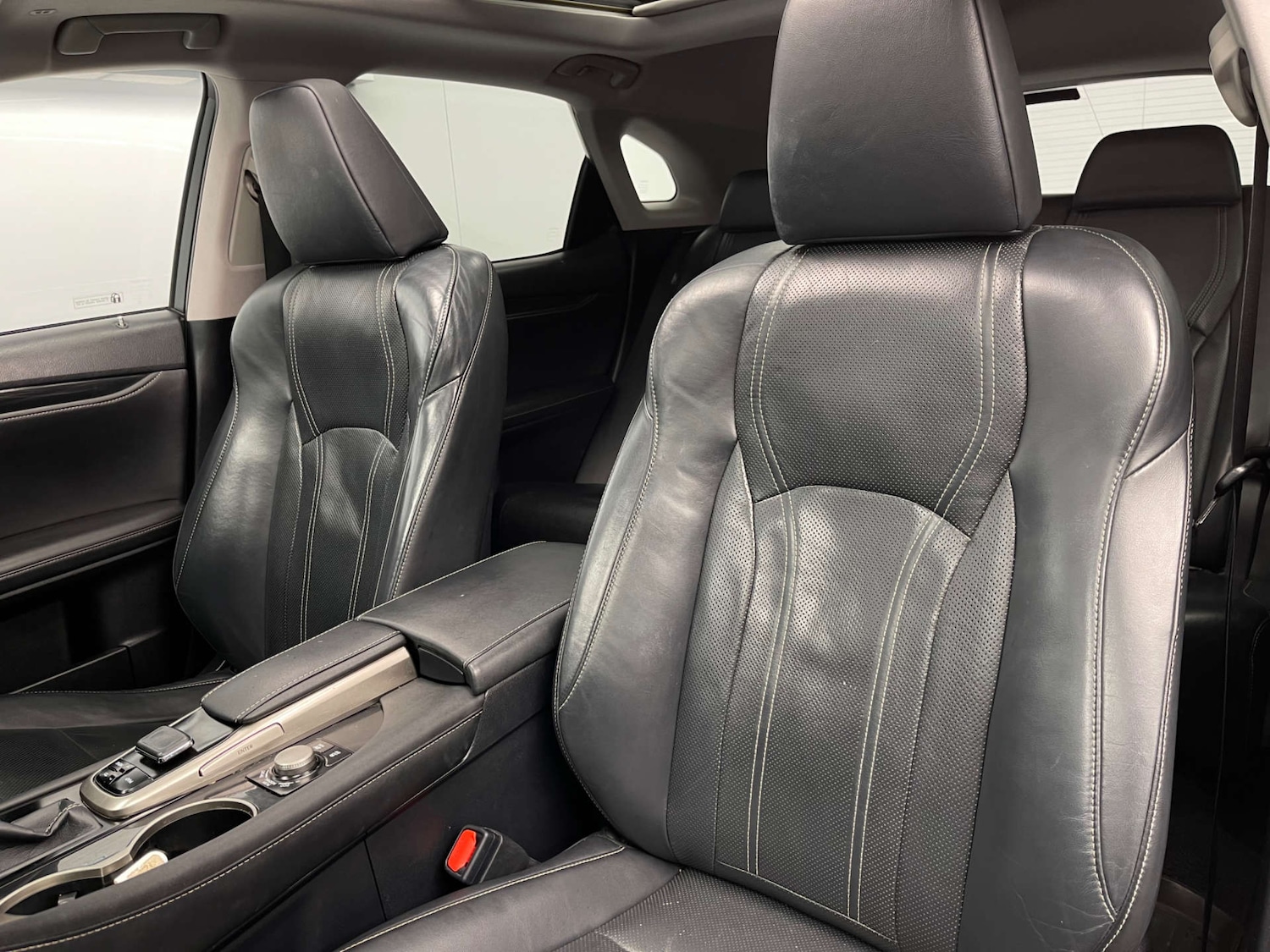 Used Lexus RX 2017 for sale - 77630708: Photo 41